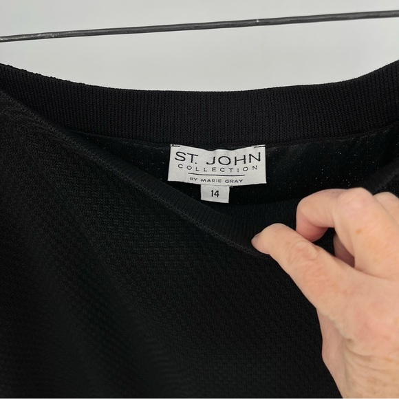 St. John Collection Santana Knit Blazer Suit Set Size 14 Black Gold Buttons - Picture 10 of 11